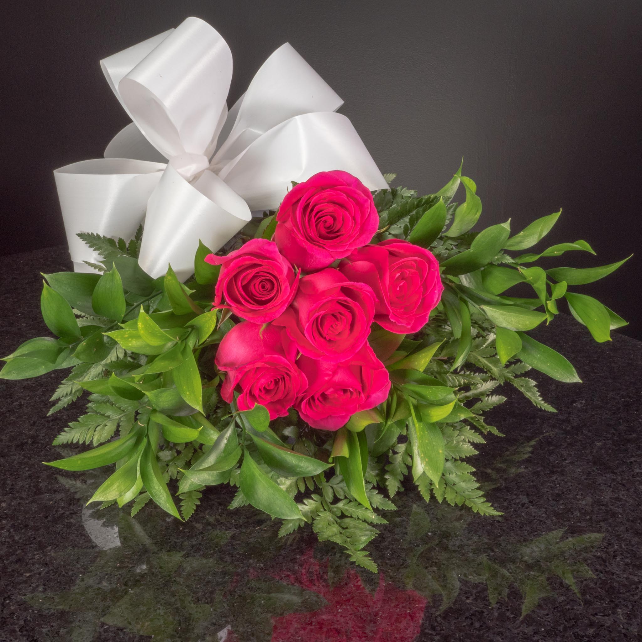 Hot Pink Roses – Ottawa Flowers Inc.