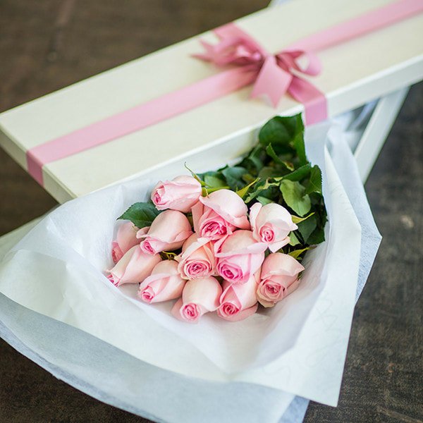 Pink Roses Box B-Classic Long Stem Pink Roses in a Luxury Box – Ottawa Flowers Inc.