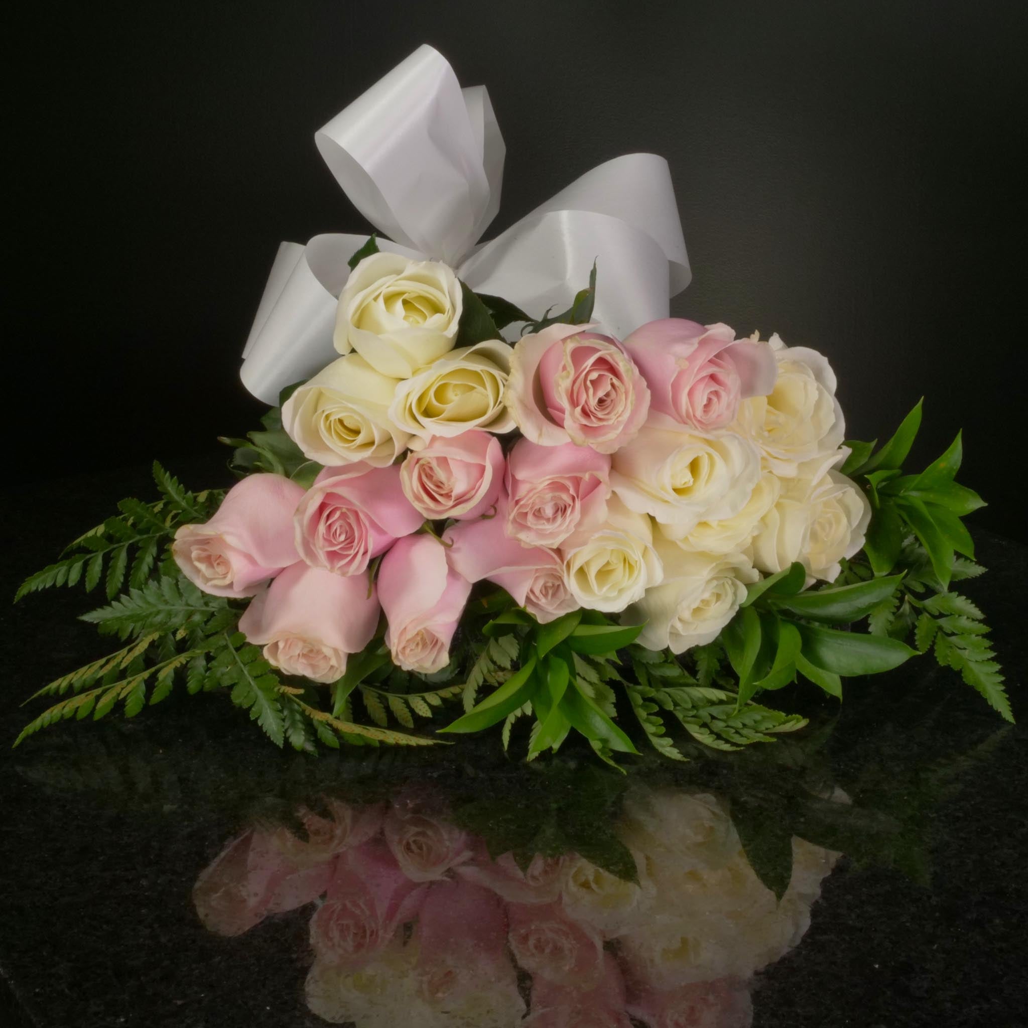 White & Blush Pink Roses – Ottawa Flowers Inc.