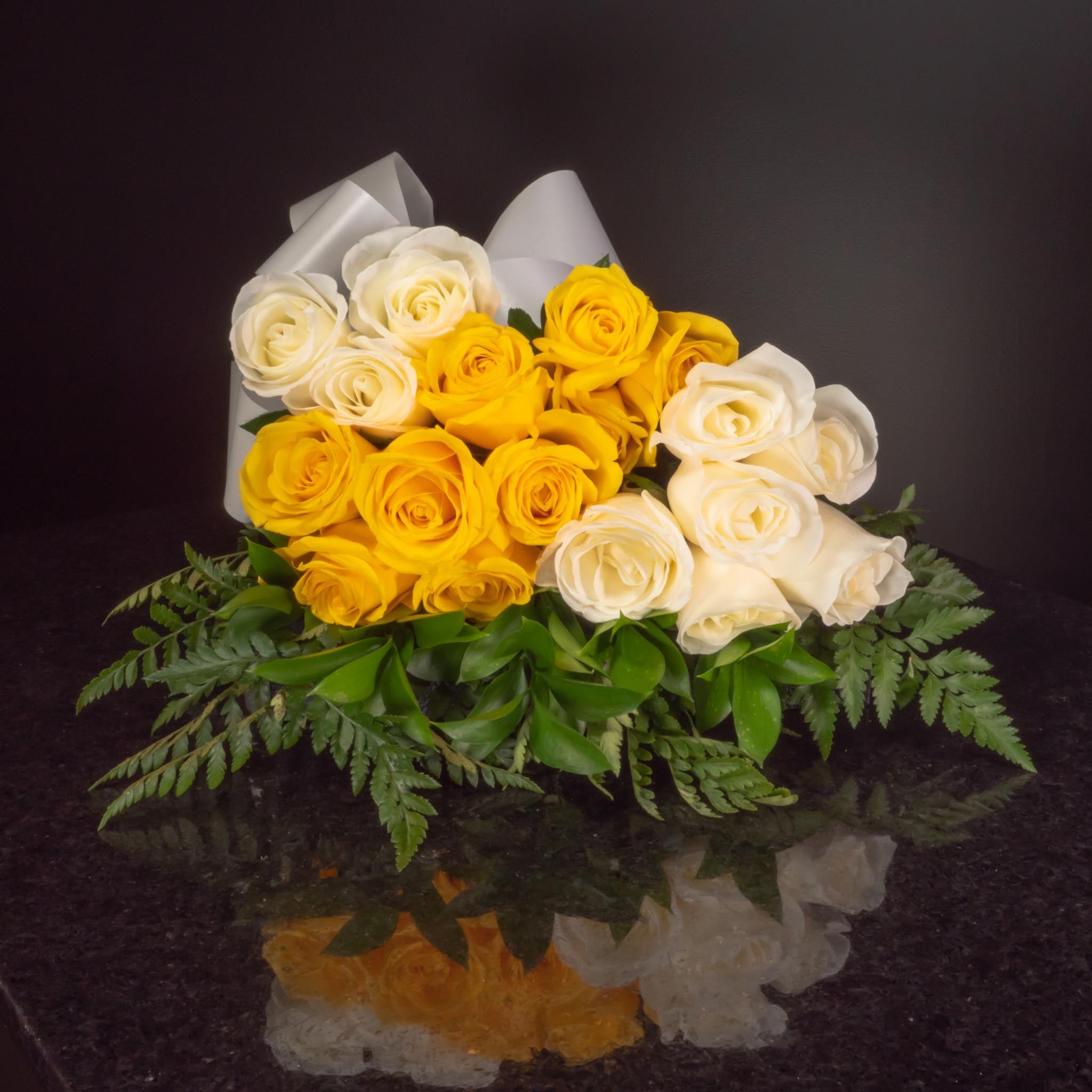 White & Yellow Roses – Ottawa Flowers